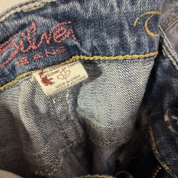 Ladies Silver Jeans Tuesdays Distressed - Picture 6 of 7